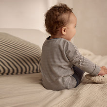 Load image into Gallery viewer, Mono Elephant Baby Top And Leggings Set