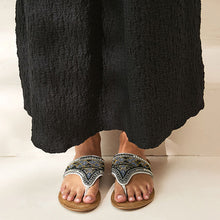 Load image into Gallery viewer, Metallic Standard/Wide Fit Chunky Beaded Toe Thong Sandals