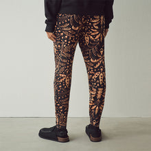 Load image into Gallery viewer, Black Leaf Print Jersey Joggers
