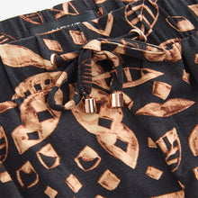 Load image into Gallery viewer, Black Leaf Print Jersey Joggers