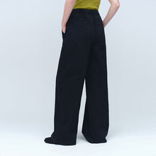 Load image into Gallery viewer, Washed Black Pintuck Wide Leg Denim Joggers
