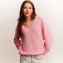 Load image into Gallery viewer, Pink Ribbed V-Neck Knitted Jumper