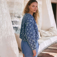 Load image into Gallery viewer, Blue Quilted Floral Print Denim Jacket