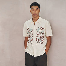 Load image into Gallery viewer, Neutral N.Premium Linen Tencel Blend Floral Print Short Sleeve Shirt