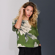 Load image into Gallery viewer, Green Floral Print Short Sleeve Boxy Top