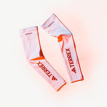 Load image into Gallery viewer, TERREX AEROREADY TRAIL RUNNING ARM SLEEVES