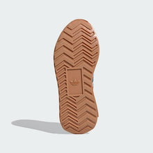 Load image into Gallery viewer, COUNTRY XLG BOOST SHOES