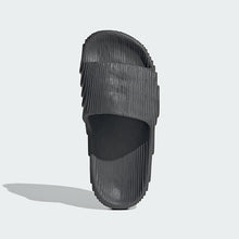Load image into Gallery viewer, Adilette 22 Slides Kids