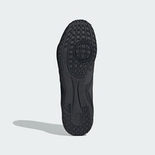 Load image into Gallery viewer, Predator Club Indoor Sala Football Boots