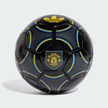 Load image into Gallery viewer, Manchester United Third Club Ball