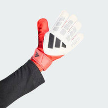 Load image into Gallery viewer, PREDATOR GOALKEEPER GLOVE TRAINING