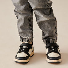 Load image into Gallery viewer, Black/White Touch Fastening Elastic Lace Trainers