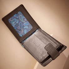 Load image into Gallery viewer, Brown Signature Leather Extra Capacity Wallet