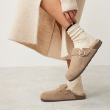 Load image into Gallery viewer, Neutral Standard/Wide Fit Forever Comfort® Leather Footbed Clogs
