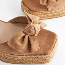 Load image into Gallery viewer, Tan Brown Forever Comfort® Leather Bow Wedges