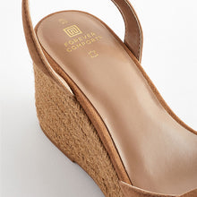Load image into Gallery viewer, Tan Brown Forever Comfort® Leather Bow Wedges