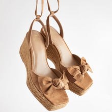 Load image into Gallery viewer, Tan Brown Forever Comfort® Leather Bow Wedges
