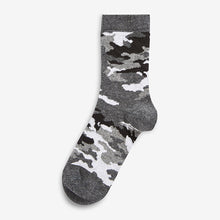 Load image into Gallery viewer, Blue Camouflage/Stripes 7 Pack Cotton Rich Socks (Older Boys)