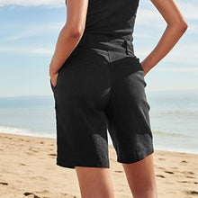 Load image into Gallery viewer, Black Linen Blend Knee Shorts