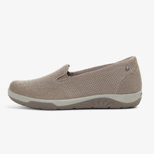 Load image into Gallery viewer, WOMEN'S RELAXED FIT: ARCH FIT REGGAE CUP - RIVERS