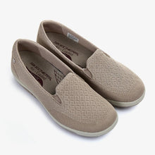 Load image into Gallery viewer, WOMEN'S RELAXED FIT: ARCH FIT REGGAE CUP - RIVERS