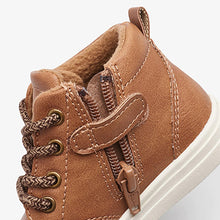 Load image into Gallery viewer, Tan Brown Warm Lined Chukka Boots (Older Boys)