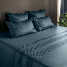 Load image into Gallery viewer, Housse de couette satin de coton Cubes II vert cèdre (200x200) - Allsport