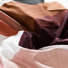 Load image into Gallery viewer, Housse de couette réversible percale de coton Callipyge abstrait (260x240) - Allsport