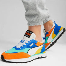 Load image into Gallery viewer, Rider FV Sneakers