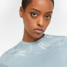 Load image into Gallery viewer, Snow Tiger Cropped Tight Women's Tee