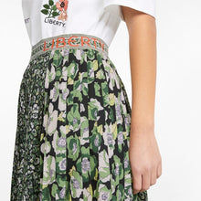 Load image into Gallery viewer, PUMA X LIBERTY PRINTED PLEATED WOMEN'S SKIRT
