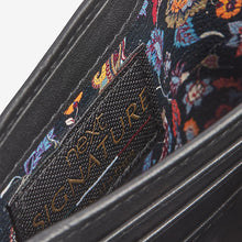 Load image into Gallery viewer, Black Signature Italian Leather Extra Capacity Trifold Wallet