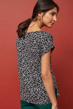 Load image into Gallery viewer, BLACK DITSY PRINT BOXY JERSEY T-SHIRT - Allsport