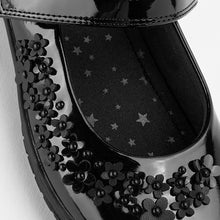 Load image into Gallery viewer, Black Patent School Flower Mary Jane Shoes (Older Girls)