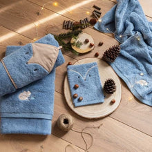 Load image into Gallery viewer, Serviette de toilette coton Noisette bleu (50x90)