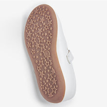 Load image into Gallery viewer, White Butterfly Mary Jane Shoes (Younger Girls)