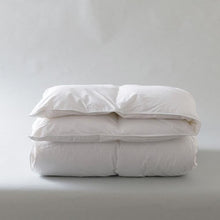 Load image into Gallery viewer, Couette en duvet de Canard Mont Blanc (220x240)