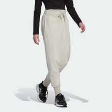 Load image into Gallery viewer, HOLİDAYZ COZY VELOUR JOGGER TRACKSUİT BOTTOMS