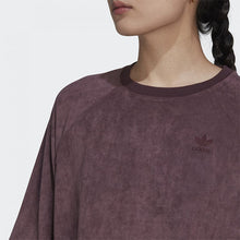 Load image into Gallery viewer, ADICOLOR CLASSICS SUEDE TEE