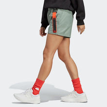 Load image into Gallery viewer, CITY ESCAPE SHORTS