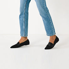Load image into Gallery viewer, Black Forever Comfort® Point Toe Loafers