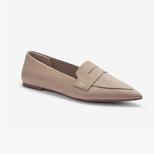 Load image into Gallery viewer, Camel Forever Comfort® Point Toe Loafers