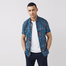 Load image into Gallery viewer, Blue/Black Printed Short Sleeve Shirt