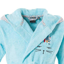 Load image into Gallery viewer, Peignoir enfant brodé chat et esprit liberty plumes Colorful lagon - Allsport
