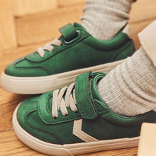 Load image into Gallery viewer, Green Touch Fastening Chevron Trainers (Younger Boys)
