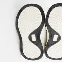 Load image into Gallery viewer, White Elastic Lace Trainers
