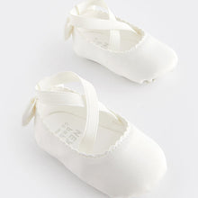 Load image into Gallery viewer, White Ballet Baby Shoes (0-24mths)
