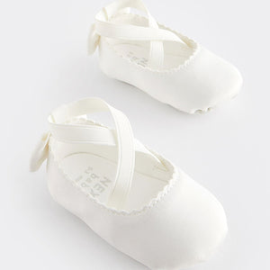 White Ballet Baby Shoes (0-24mths)