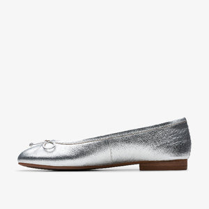 Fawna Lily Silver Leather