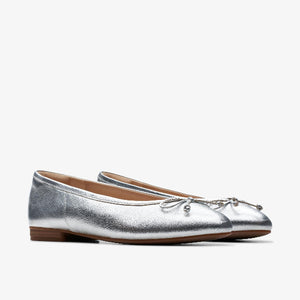 Fawna Lily Silver Leather